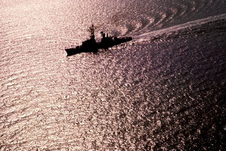 USS Claude V. Ricketts (DDG-5) underway on 1 October 1977 (6433930)