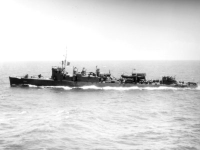 USS Chew (DD-106) underway at sea in the Pacific Ocean on 2 August 1945 (80-G-277132)