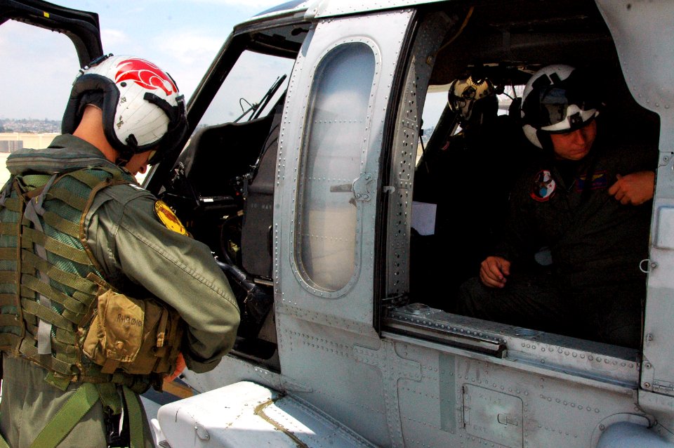 US Navy 070710-N-1328S-002 Pilots and aircrew personnel assigned to the