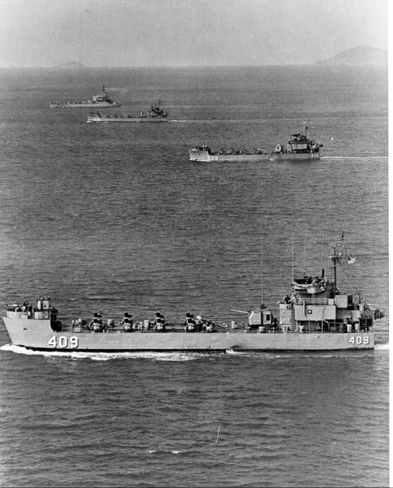 USS Clarion River (LSMR-409), USS Carronade (IFS-1), USS White River (LSMR-536) and USS St. Francis River (LSMR-525) off Da Nang, Vietnam, in November 1967