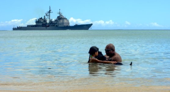 USS Chosin arrives at Pearl Harbor for RIMPAC 2014 140624-N-GI544-016