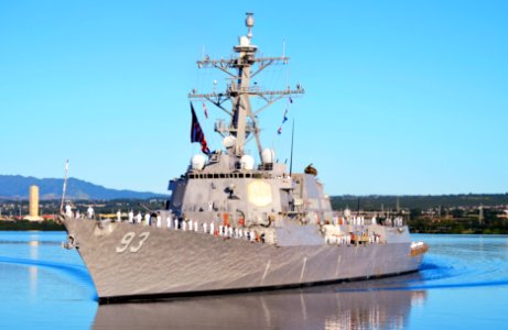 USS Chung-Hoon transit 141207-N-WX111-013
