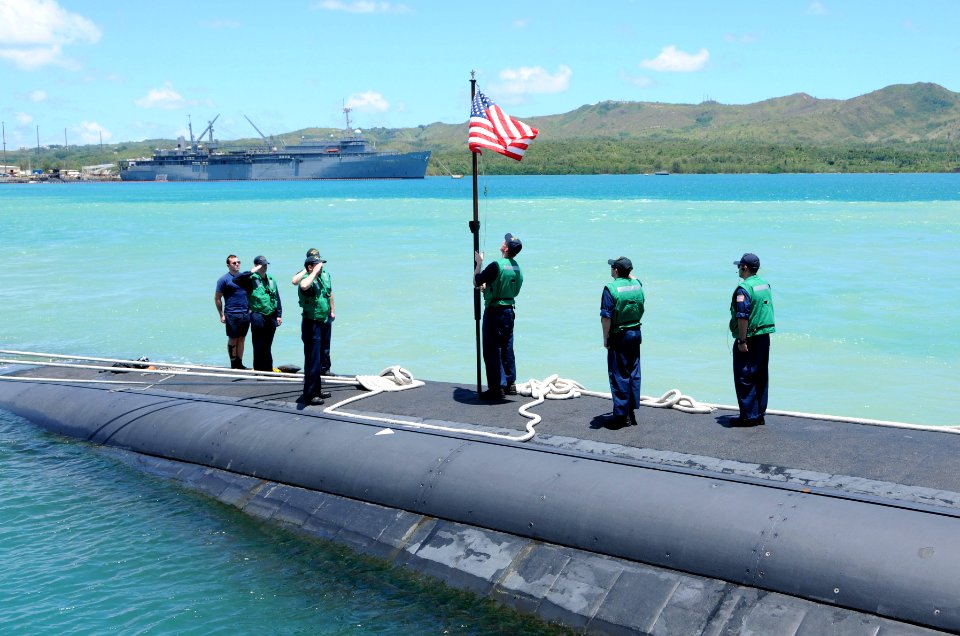 USS Cheyenne arrives in Guam. (8635970368)