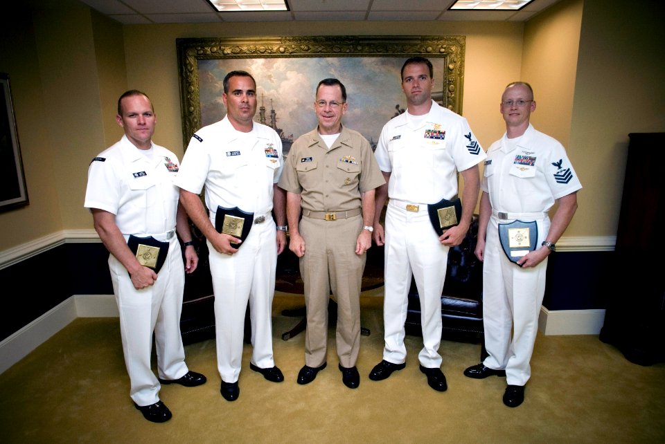 US Navy 070717-N-0696M-024 Chief of Naval Operations (CNO) Adm. Mike Mullen greets the 2007 Sailors of the Year