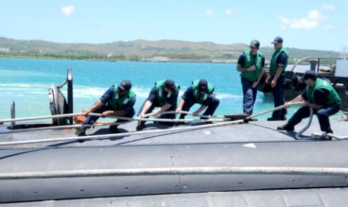 USS Cheyenne arrives in Apra Harbor, Guam. (8637769674)