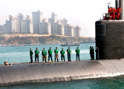 USS Cheyenne pulls into Busan, Republic of Korea. (8580533590)