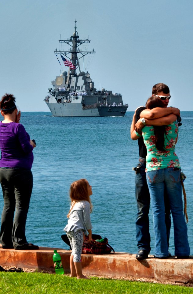 USS Chung-Hoon deploys. (8621841237)