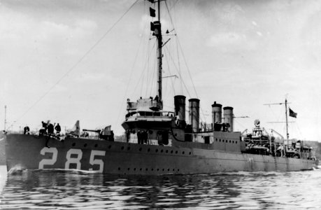 USS Case (DD-285) underway, circa in 1920 (NH 55053)