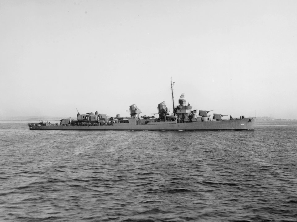 USS Charles Ausburne (DD-570) off Boston, Massachusetts (USA), on 6 March 1943 (19-N-41528)