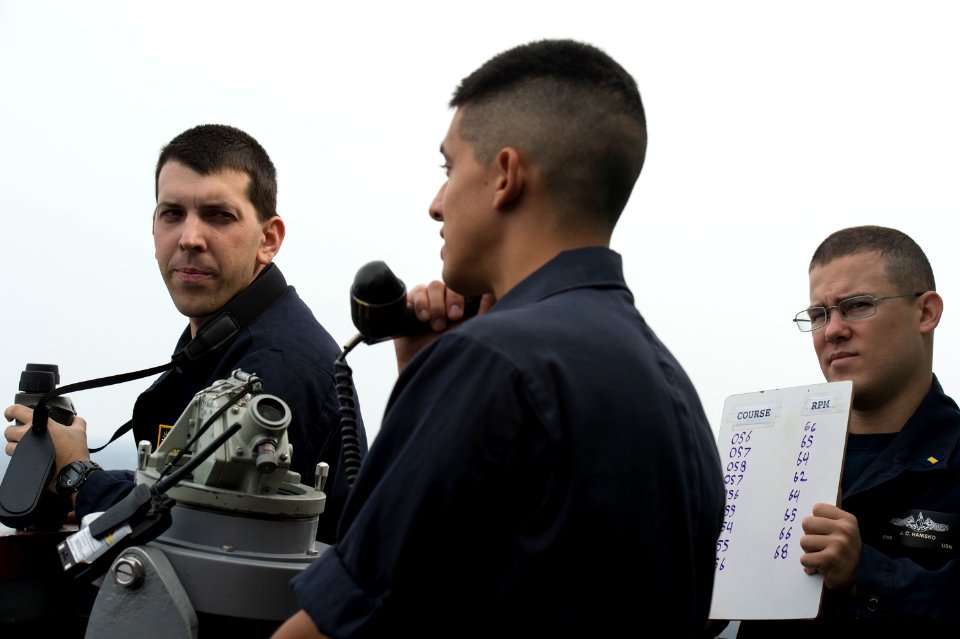 USS Chancellorsville (CG 62) and USS Mustin (DDG 89) replenishment at sea 151021-N-BB269-366