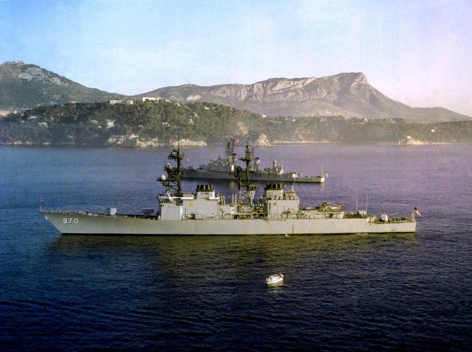 USS Caron (DD-970) and USS Mahan (DDG-42) at anchor off Toulon, France, on 12 November 1979 (6349052)