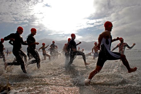 US Navy 070728-N-8273J-055 Servicemen and women participate in the 400-meter swim during the Naval Base Ventura County Admiral's Cup