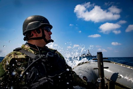 USS Carney Participates in Exercise Reliant Mermaid (43978417982)