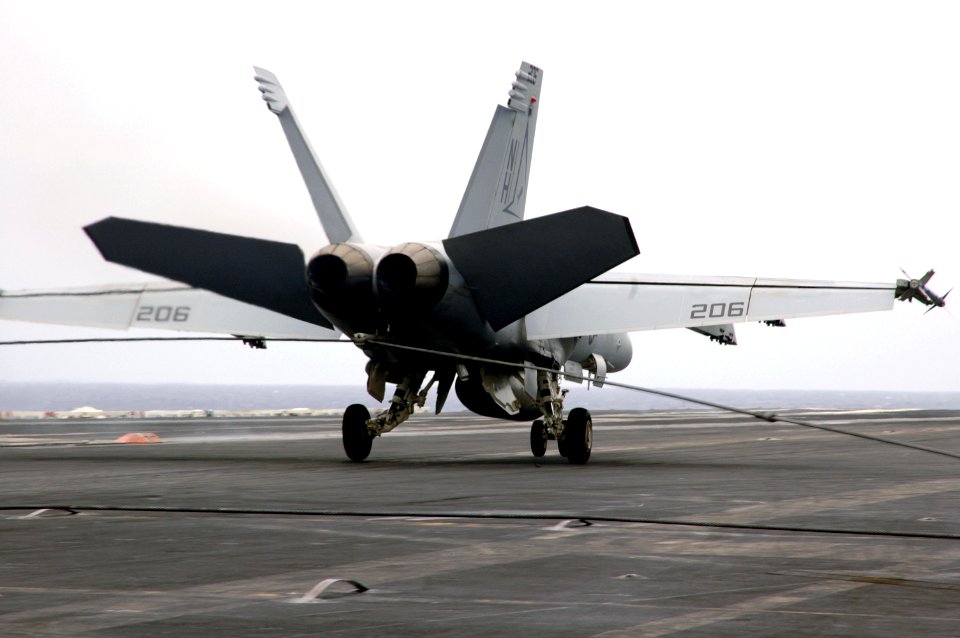 US Navy 070802-N-8119R-164 An F-A-18E Super Hornet, assigned to the