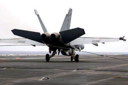 US Navy 070802-N-8119R-164 An F-A-18E Super Hornet, assigned to the