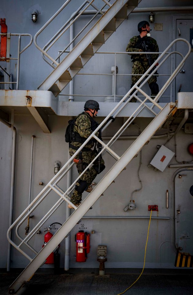USS Carney Participates in Exercise Reliant Mermaid (44027175041)