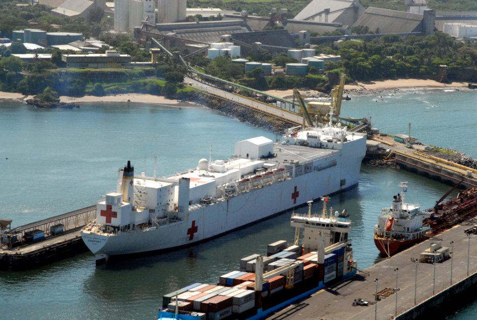 US Navy 070730-N-8704K-053 Hospital ship USNS Comfort (T-AH 20) is moored in Acajutla, El Salvador, during a scheduled port visit