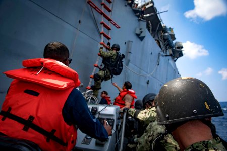 USS Carney Participates in Exercise Reliant Mermaid (44027177561)