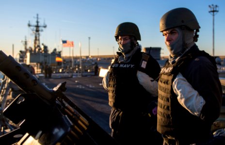 USS Carney departs Naval Station Rota (38817764042)
