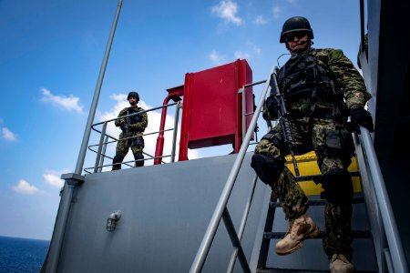 USS Carney Participates in Exercise Reliant Mermaid (29089599557)