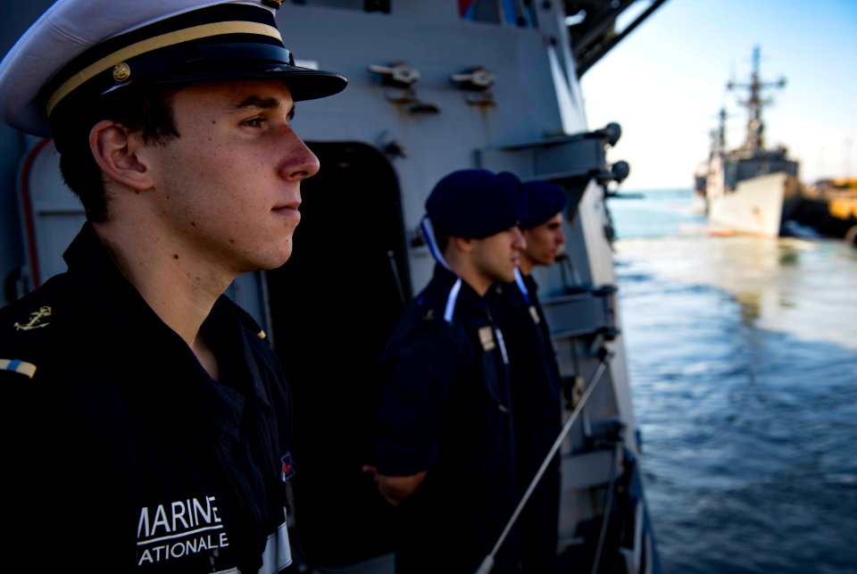 USS Carney Departs Rota Spain (43757297831)