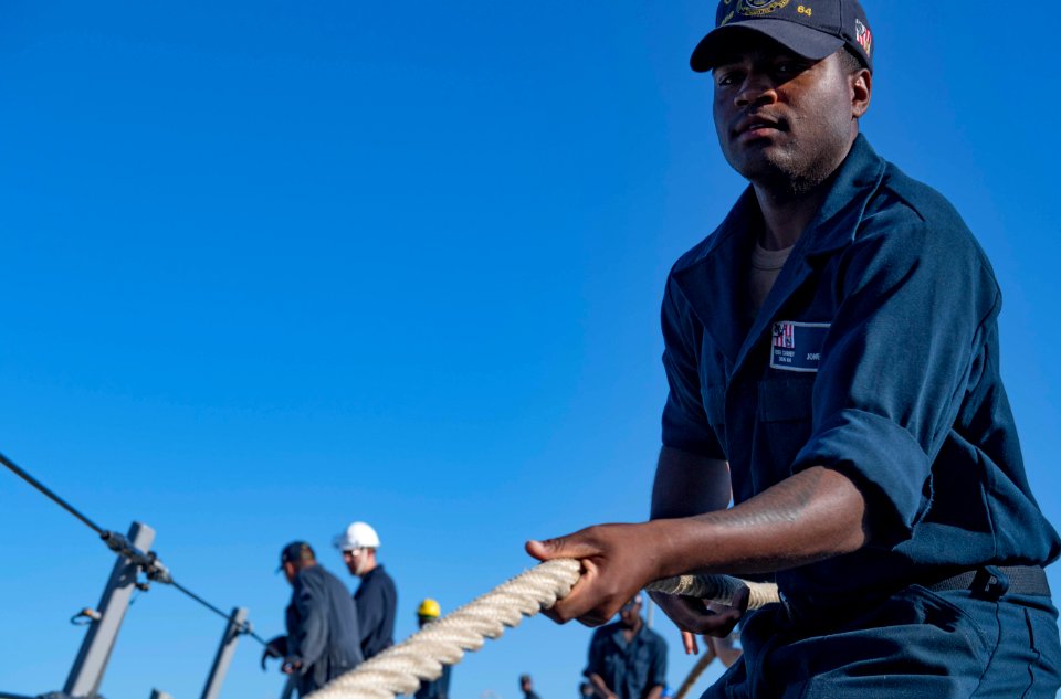 USS Carney Departs Rota Spain (43757298191)