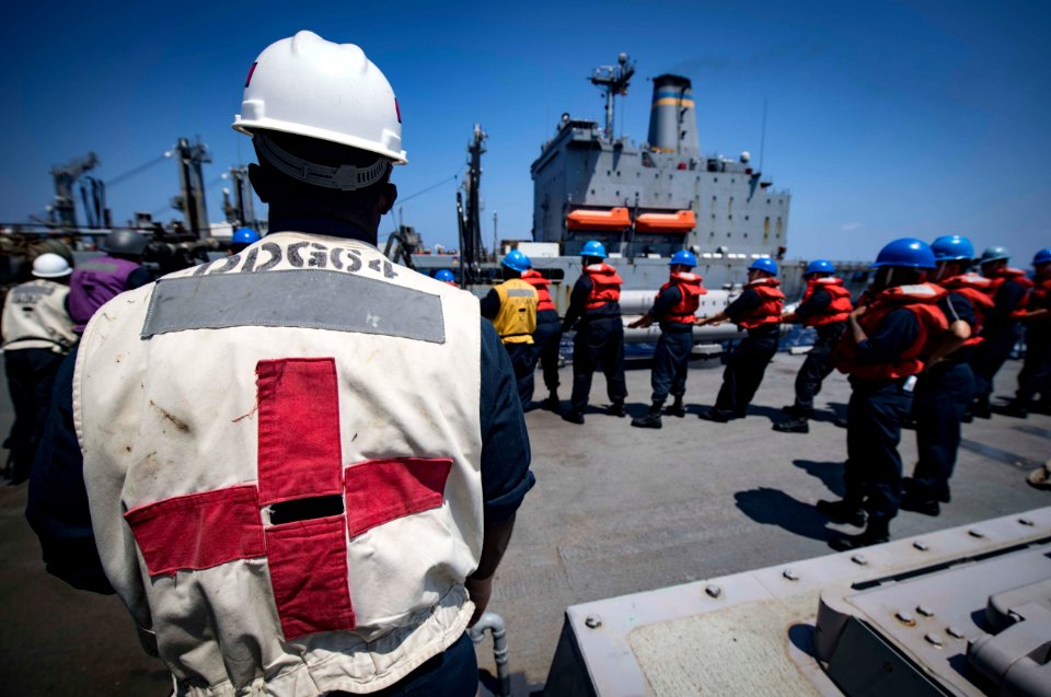 USS Carney Conducts Underway Replenishment (29072577977)