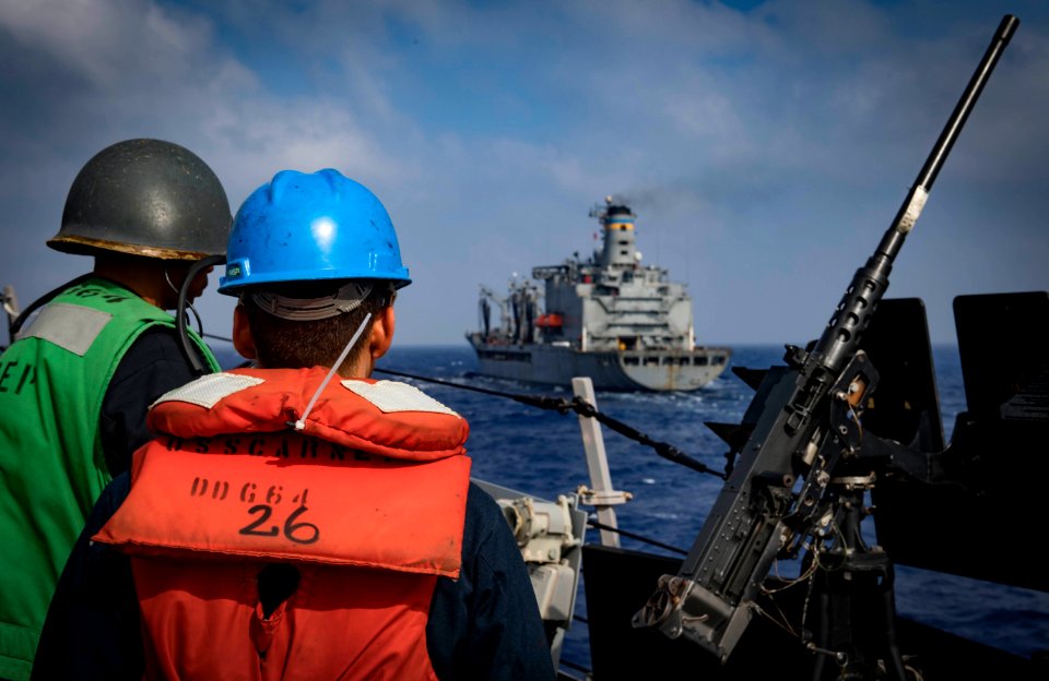 USS Carney Conducts Underway Replenishment (43038881545)