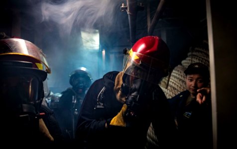 USS Carney Conducts General Quarters Drill (42916721195)