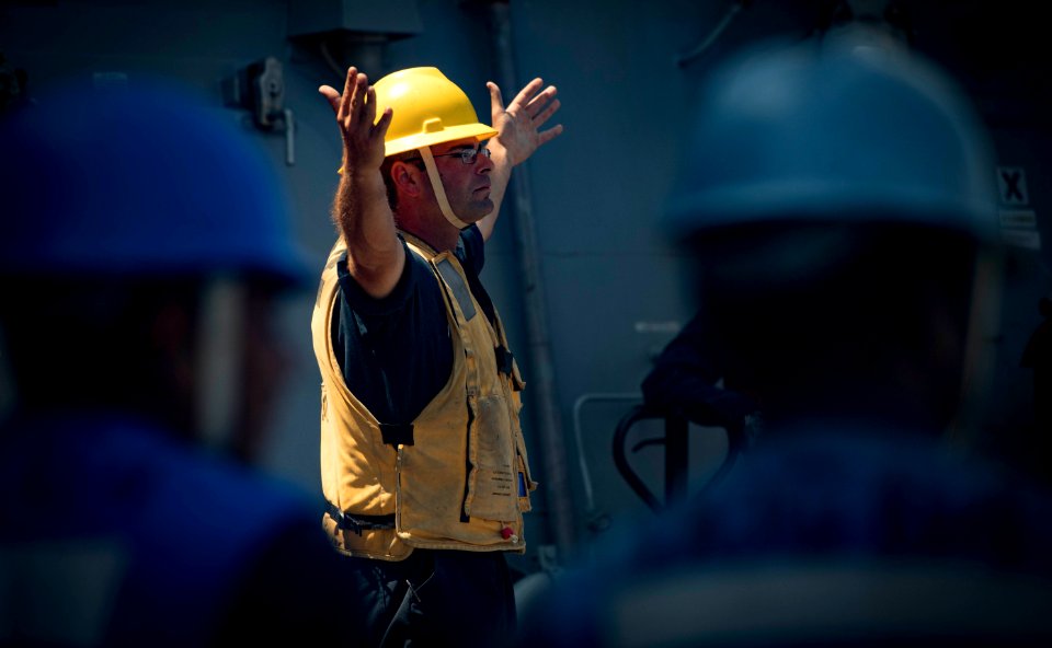 USS Carney Conducts Underway Replenishment (43961260432)
