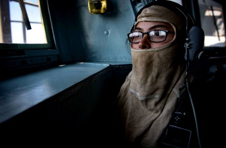 USS Carney Conducts General Quarters Drill (42916724295)