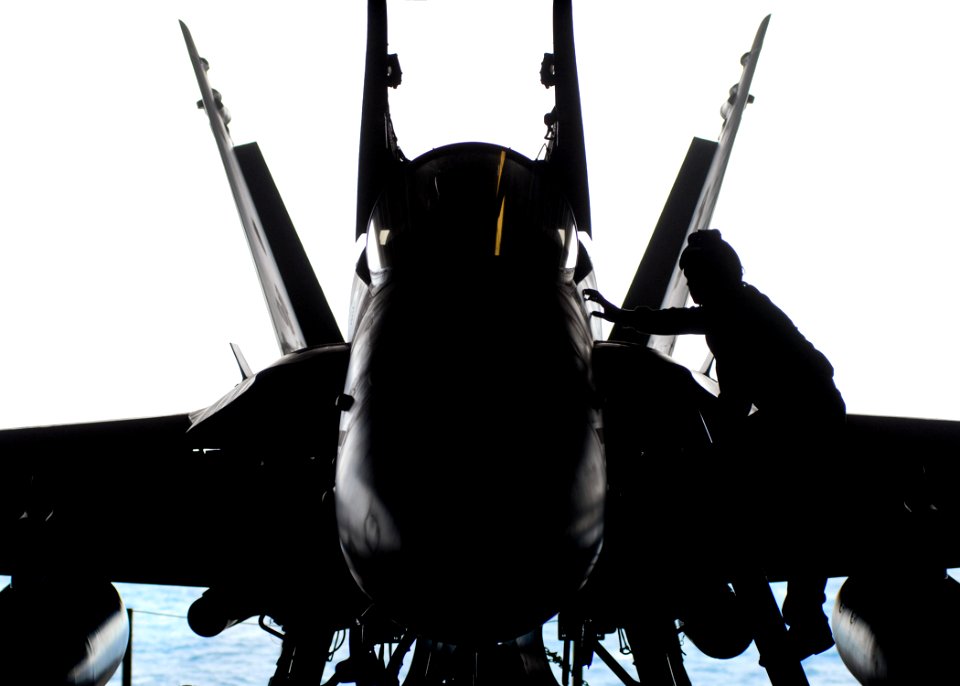 US Navy 070808-N-7981E-117 Maintenance personnel assigned to the