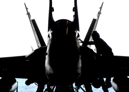 US Navy 070808-N-7981E-117 Maintenance personnel assigned to the