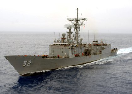 US Navy 070808-N-0841E-499 The guided missile frigate USS Carr (FFG 52) prepares to come along side the amphibious assault ship USS Kearsarge (LHD 3) during a refueling at sea (RAS)
