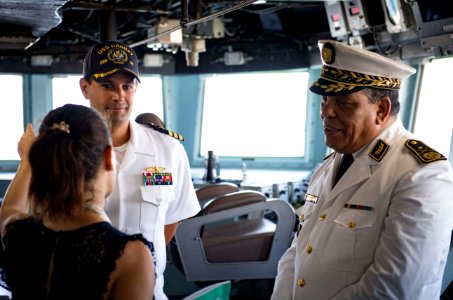 USS Carney Arrives in Algiers (43709116092)