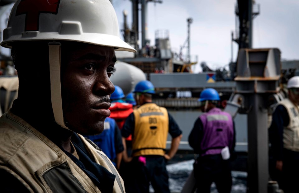 USS Carney Conducts Underway Replenishment (43944149351)