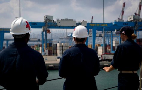 USS Carney Arrives in Haifa, Israel (30008867108)