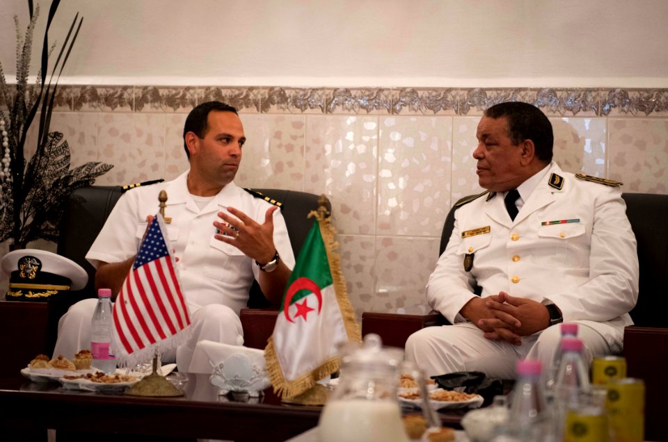USS Carney Arrives in Algiers (43709103692)