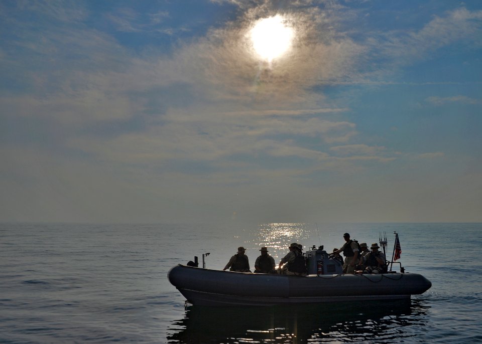 USS CARNEY (DDG 64) 131130-N-FO359-380 (11494496913)