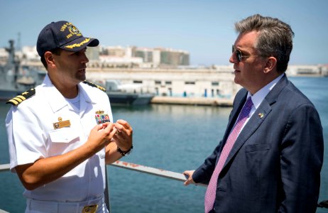 USS Carney Arrives in Algiers (28821264357)