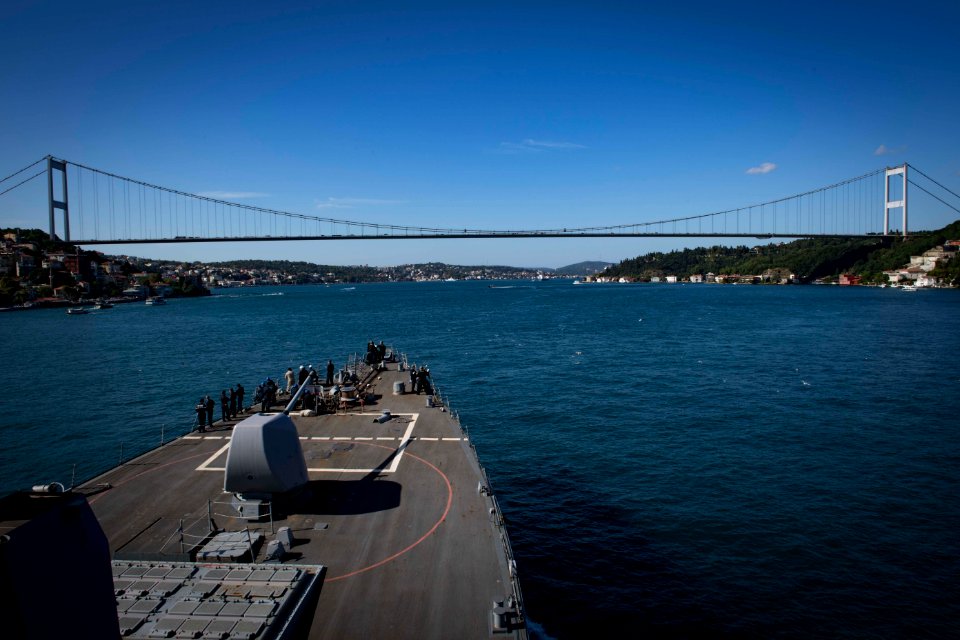 USS Carney (44011777291)