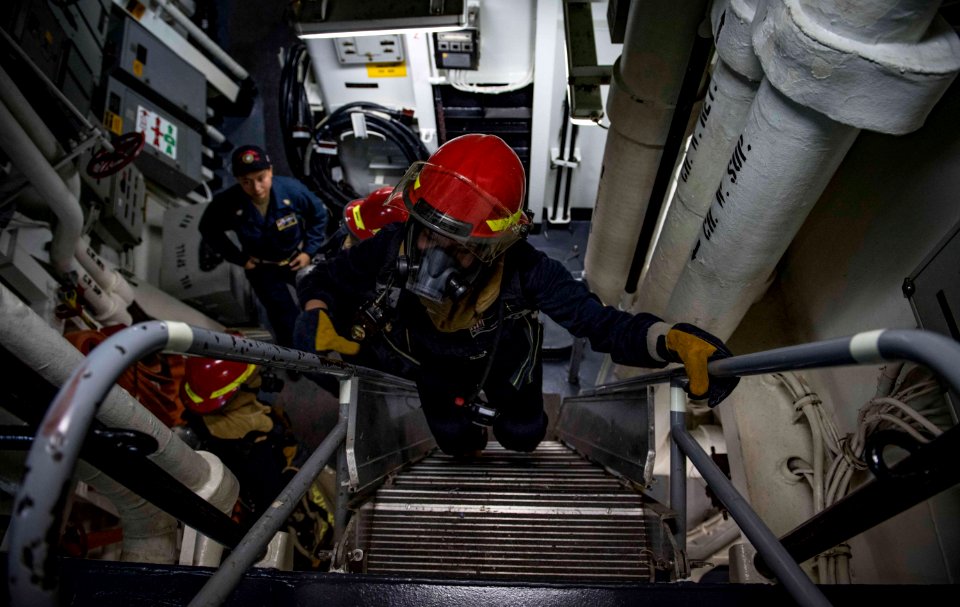 USS Carney Conducts General Quarters Drill (42916721915)