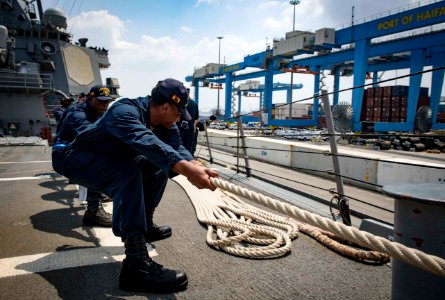 USS Carney Arrives in Haifa, Israel (42973927975)