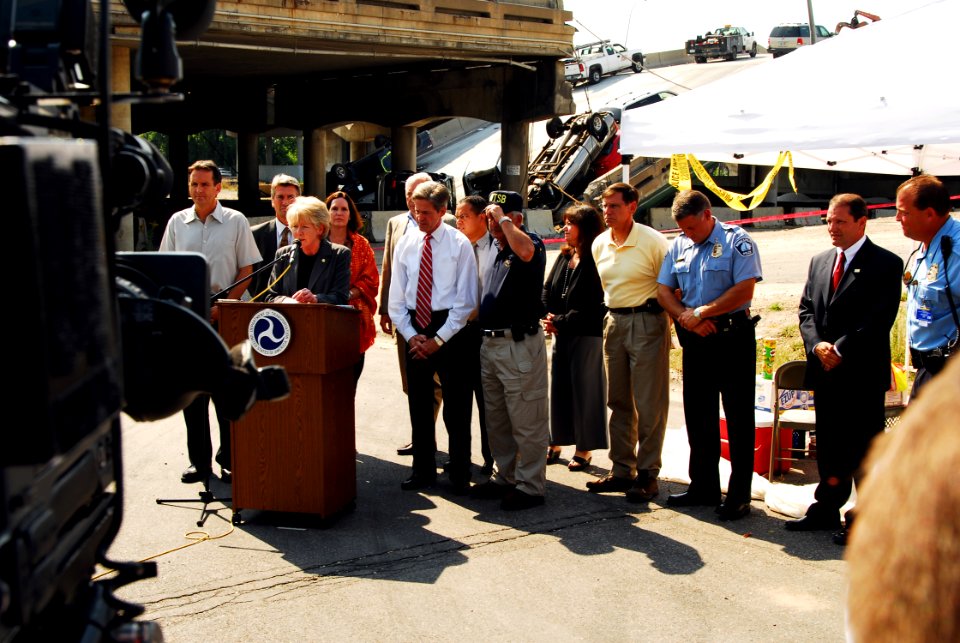 US Navy 070810-N-4515N-010 Secretary of Transportation, Mary E. Peters conducts a media availability at the scene of the I-35 bridge collapse
