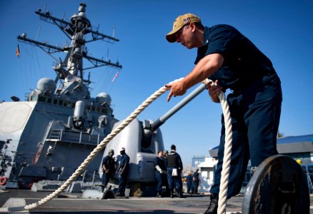 USS Carney (44151169171)