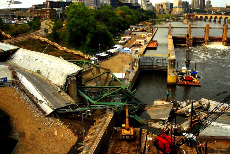 US Navy 070814-N-4515N-070 The I-35 bridge collapse site over the Mississippi river 13 days after the collapse