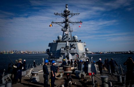 USS Carney (43432954204)