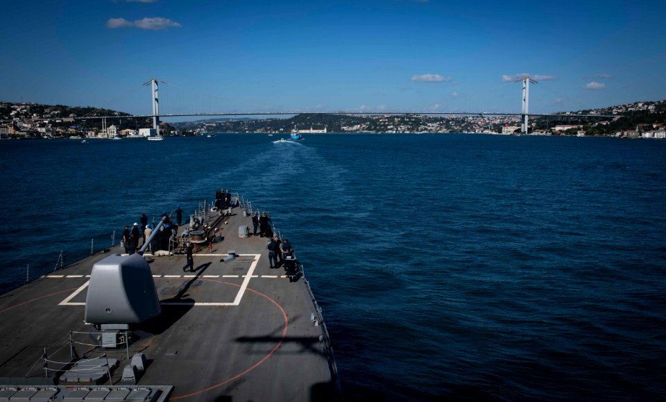 USS Carney (43105602095)