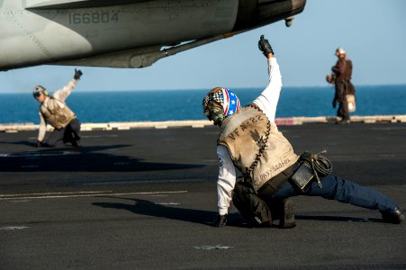 USS Carl Vinson supports Operation Inherent Resolve 141204-N-TP834-179