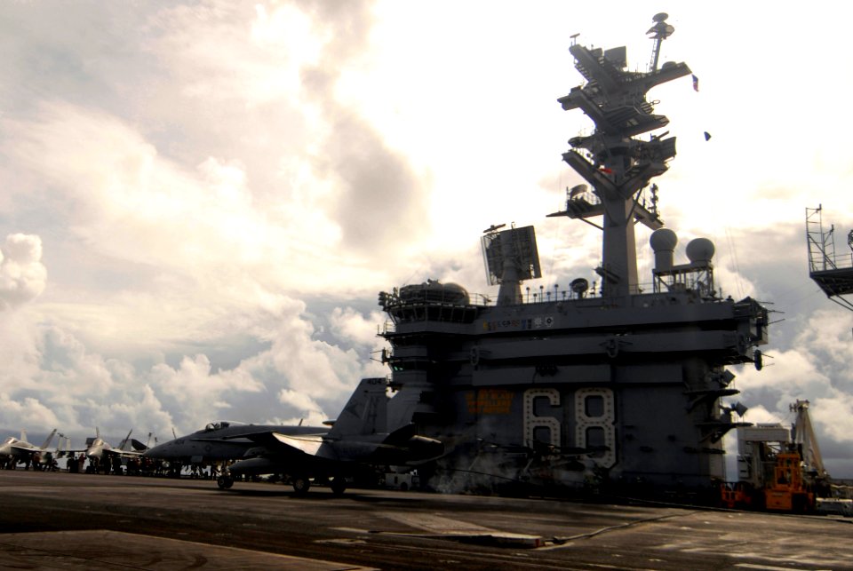 US Navy 070817-N-6326B-012 An F-A-18C Super Hornet, assigned to the Sunliners of Strike Fighter Squadron (VFA) 81, lands on the flight deck of nuclear-powered aircraft carrier USS Nimitz (CVN 68)